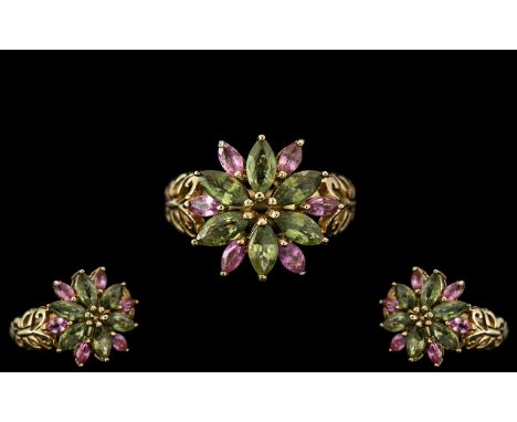 Ladies 9ct Gold - Attractive and Nice Quality Peridot and Amethyst Set Cluster Ring, Flower head Design with Open-worked Shou