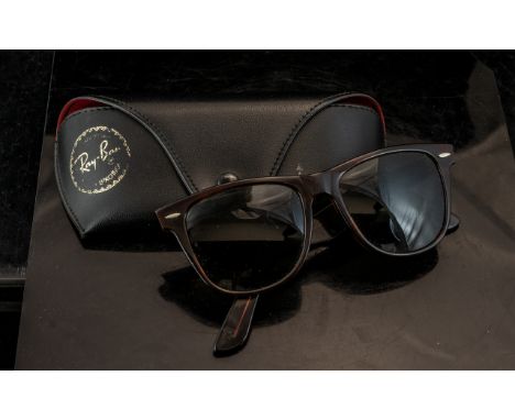 Vintage Ray-ban Tortoiseshell Design Sunglasses. Original Ray-ban Sunglasses In Tortoiseshell Style Frames, Case Included. 