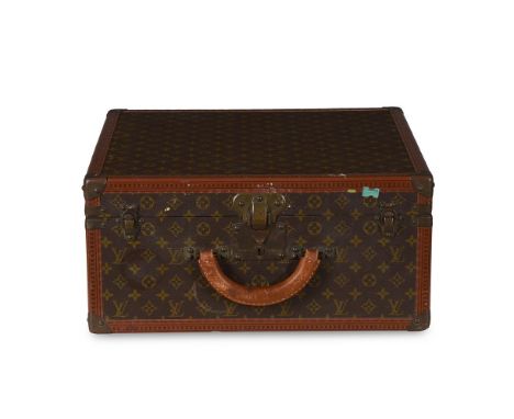 LOUIS VUITTON  A MONOGRAMMED COATED CANVAS HARD TRAVELLING CASE, NO. 918254, 20TH CENTURY With leather and brass trim, a leat