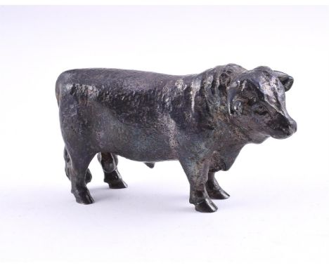 A SILVER MODEL OF A BULL AFTER MOORE MAKER'S MARK H. LTD., BIRMINGHAM 1977 12.5cm (5in) long 1093g (35.15 oz)