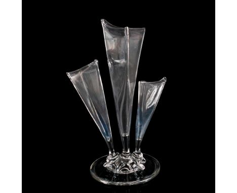 Steuben three prong Art Deco vase clear glass. Steuben block letter backstamp. Issued: 20th CenturyDimensions: 7"L x 4.75"W x