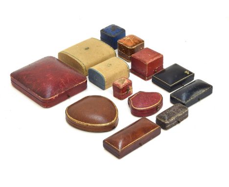 A quantity of antique jewellery boxes, to include ring boxes, brooch boxes, thimble box etc