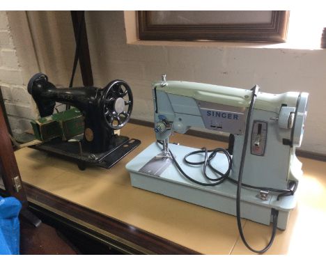 Three Singer sewing machines and a Grundig P8 projector (4). Shipping category D.