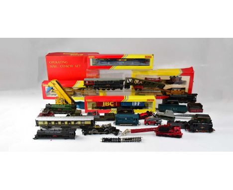 A good quantity of OO gauge rolling stock including various boxed examples from Tri-ang, Hornby, Lima, etc.Condition Report: 