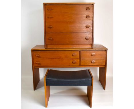 STAGG; a 1960s/70s teak desk with two long drawers flanked by two shorter drawers, 69 x 118 x 44cm, with concave leatherette 