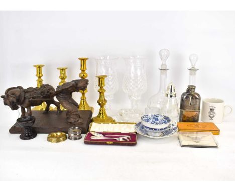 Mixed collectibles to include a silver plated hip flask, a pair of cut glass tealight lights (af), four brass candlesticks, a