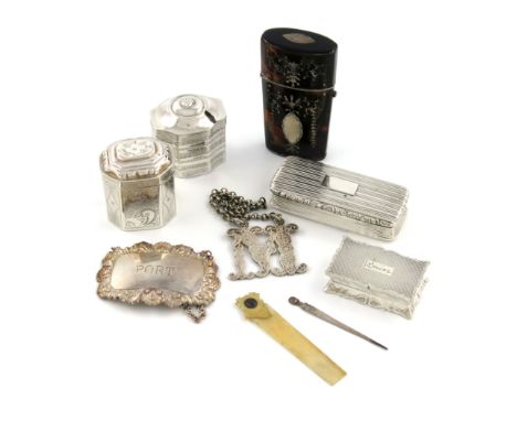 λA mixed lot of silver items, comprising: a William IV snuff box, by Joseph Willmore, Birmingham 1833, rectangular form, reed