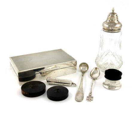 A mixed lot of silver items, various dates and makers, comprising: a pen wipe, by Saunders and Shepherd, Chester 1904, a ciga