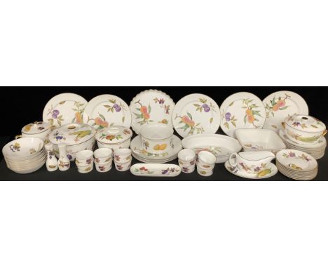 A quantity of Royal Worcester Evesham pattern tableware including dinner plates, dessert bowls, salad plates, side plates, tu