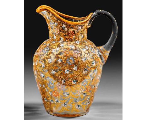 Leicht irisierendes, farbloses, längsoptisch geblasenes Glas. Ovoider Korpus, annähernd zylindrischer Hals, helm- bzw. schnab
