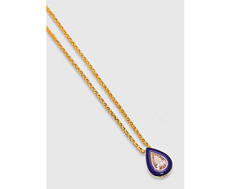 Gelb- und Roségold, gest. 585, teilw. royalblau emailliert. Zentral besetzt mit einem champagnerfarbenem Diamanten von ca. 2,