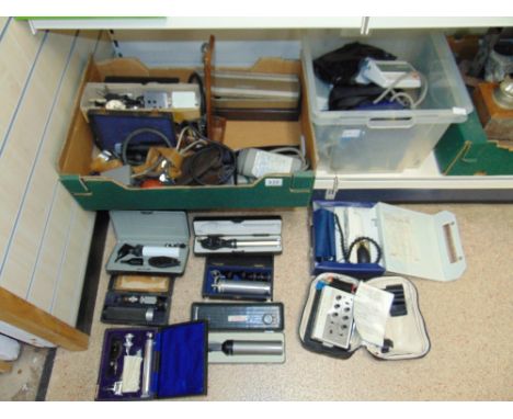 QUANTITY OF VINTAGE MEDICAL EQUIPMENT