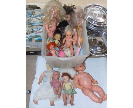 BOX OF VINTAGE DOLLS