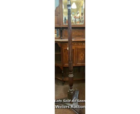*OAK STANDARD LAMP BASE / LOCATED AT VICTORIA ANTIQUES, WADEBRIDGE, PL27 7DD