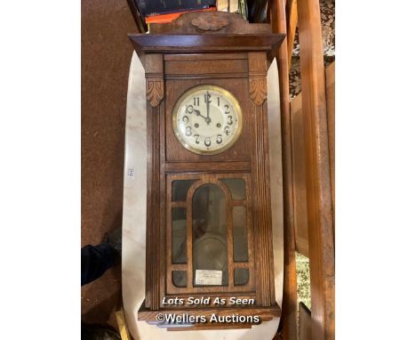 *OAK WALL CLOCK, 80CM / LOCATED AT VICTORIA ANTIQUES, WADEBRIDGE, PL27 7DD