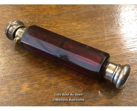 *VICTORIAN RUBY GLASS DOUBLE ENDED SCENT BOTTLE, SILVER PLATED ENDS / LOCATED AT VICTORIA ANTIQUES, WADEBRIDGE, PL27 7DD