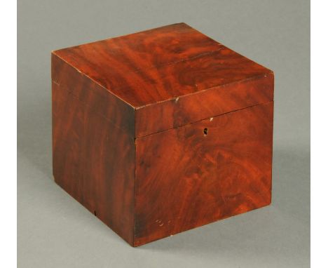 A George III mahogany square tea caddy, with single compartment.  Width 16 cm. 