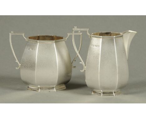 A silver sugar basin and cream jug, octagonal, Birmingham 1944, 531 grams. 