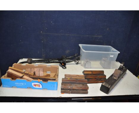 A TRAY CONTAINING ELEVEN VINTAGE WOODEN MOULDING PLANES including John Cox, Routledge, Steadman, a 22in wooden Smoothing plan