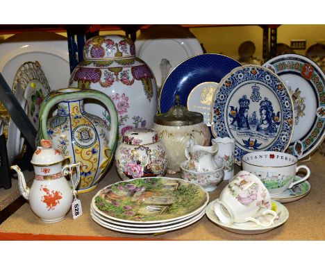 A GROUP OF CERAMICS to include a Herend coffee pot with glued repair to the spout, height 15cm, a Locke &amp; Co Worcester bl