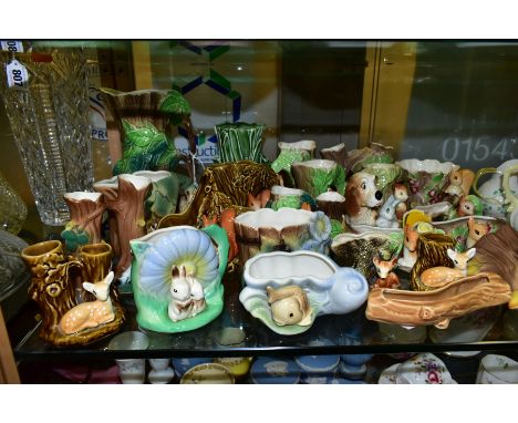 TWENTY FOUR PIECES OF HORNSEA AND EASTGATE 'FAUNA' POTTERY to include vases, jugs and wall pockets, largest item 20cm tall (2