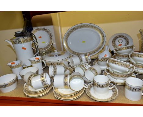 SEVENTY PIECES OF WEDGWOOD MARGUERITE TEA/DINNERWARES, comprising eight soup bowls and saucers, one tureen and spare lid 17.5