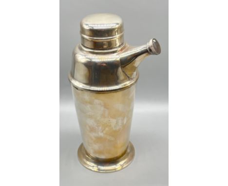 Vintage Walker and Hall Silver plated cocktail shaker with spout. [20.5cm high] 