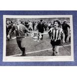 Bobby Kerr signed Sunderland 1973 FA Cup 16x12 black and white print. Sunderland coach Arthur Cox