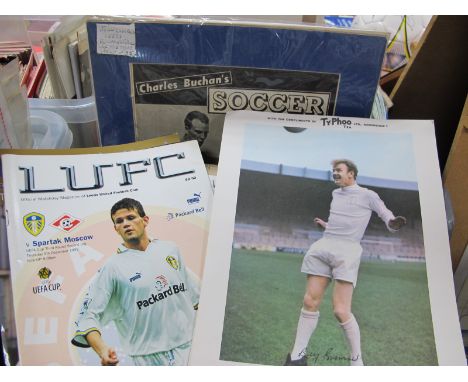 Don Revie Print by Paul Trevillion, pen signed by ten players including Eddie Gray, Harvey, Giles, Hunter, Clarke. Buchan's m