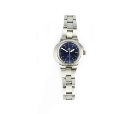 A LADY'S STAINLESS STEEL 'DYNAMIC' BRACELET WATCH BY OMEGA, circa 1970, the circular blue dial with baton markers, luminous i