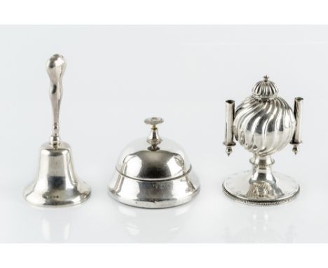 A LATE VICTORIAN SILVER TABLE LIGHTER, with wrythen globular body and hinged lobed cover, on beaded circular pedestal foot, b