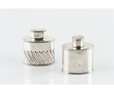 A LATE VICTORIAN SILVER OVAL TEA CADDY AND COVER, with gadrooned borders and part lobed body, by Aitken Bros, Sheffield 1900,