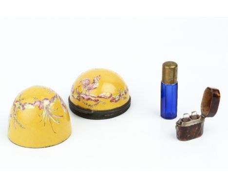 A 19TH CENTURY TORTOISESHELL MINIATURE SCENT BOTTLE CASE, of chamfered rectangular form, the interior fitted with a pair of f