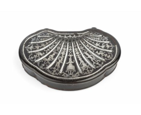 A CONTINENTAL LATE 18TH CENTURY TORTOISESHELL AND SILVER INLAID SNUFF BOX, of scalloped form, the lid inlaid with sectional f