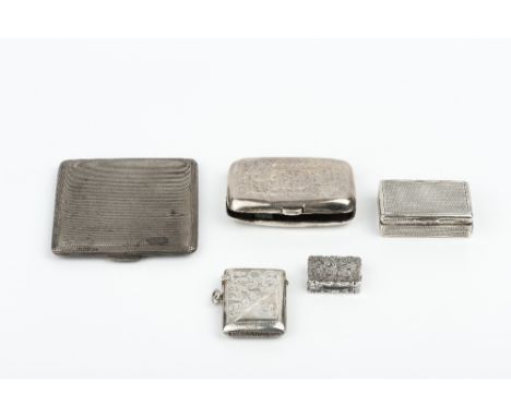 A MID VICTORIAN SILVER RECTANGULAR VINAIGRETTE, with foliate engraved decoration and pierced gilt grille, by Edward Smith, Bi