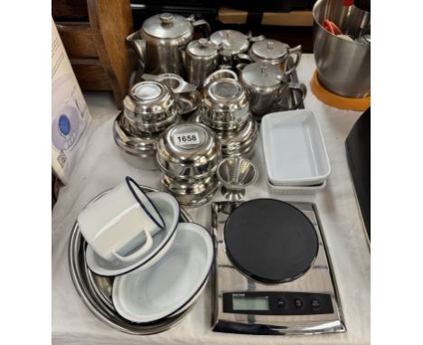 A good lot of kitchenalia COLLECT ONLY 