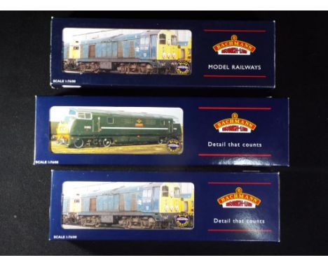 Bachmann - Three boxed Bachmann OO gauge diesel locomotives. Lot includes 32-028A Class 20 Op.No.D8169 in BR Green livery wit