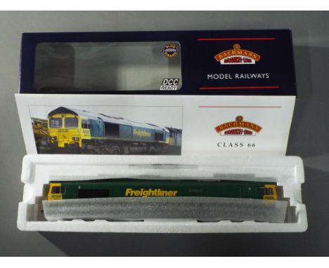 Bachmann - A boxed Bachmann 32-728 OO gauge DCC ready Class 66 diesel locomotive, Op.No.66612 'Forth Raider in Freightliner G