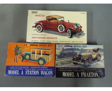 Hubley, Gabriel - Three boxed Hubley / Gabriel Metal 1:22 scale Model Kits.Lot consists of #4860 1930 Packard Roadster; #858K