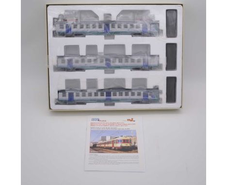 Big Models HO gauge model railway locomotive set, ref 91402 Italian Railways EMU class ALe803, 3-car set, boxed with instruct