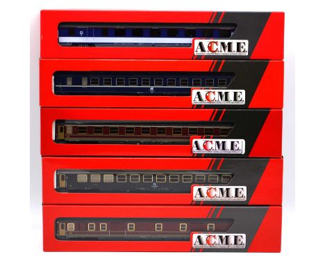 ACME HO gauge model railway passenger coaches, five FS including ref 50522 51 83 (1975); 50700 Tipo X; 50711 50 83 Tipo X; 50