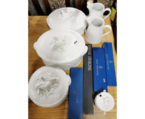 A group of Royal Worcester gourmet oven china and serving items.