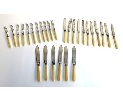 A mixed lot of plated items to include a set of bone handled fruit knives and forks with silver collars marked GH; a set of s