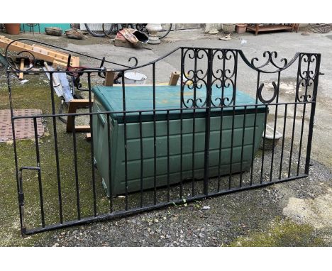 A wrought iron garden gate, approx. 220x102cmH 