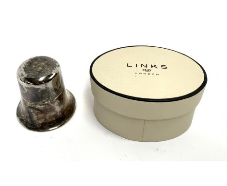 A silver plated ring box, 5cmH; together with a Links of London Box, 9cmW 