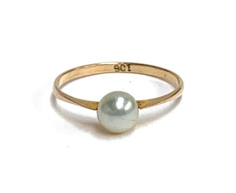 A 9ct gold and pearl ring, 0.8g, size L 1/2 
