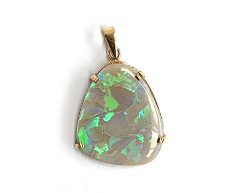 A 14ct gold and opal slice pendant, 2.5cmL, 4.1g