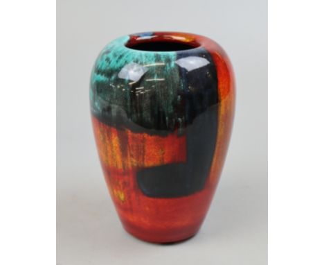 Poole pottery vase - Approx height: 18cm 