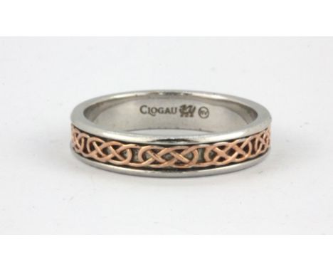 A Clogau 925 silver gilt ring, (R).