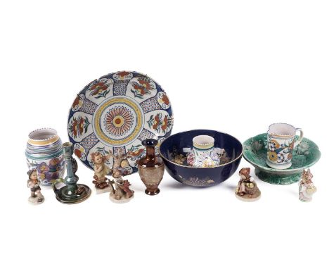A selection of decorative ceramics, including: a Royal Doulton bulb vase, the ovoid body with gilt coloured and turquoise dec